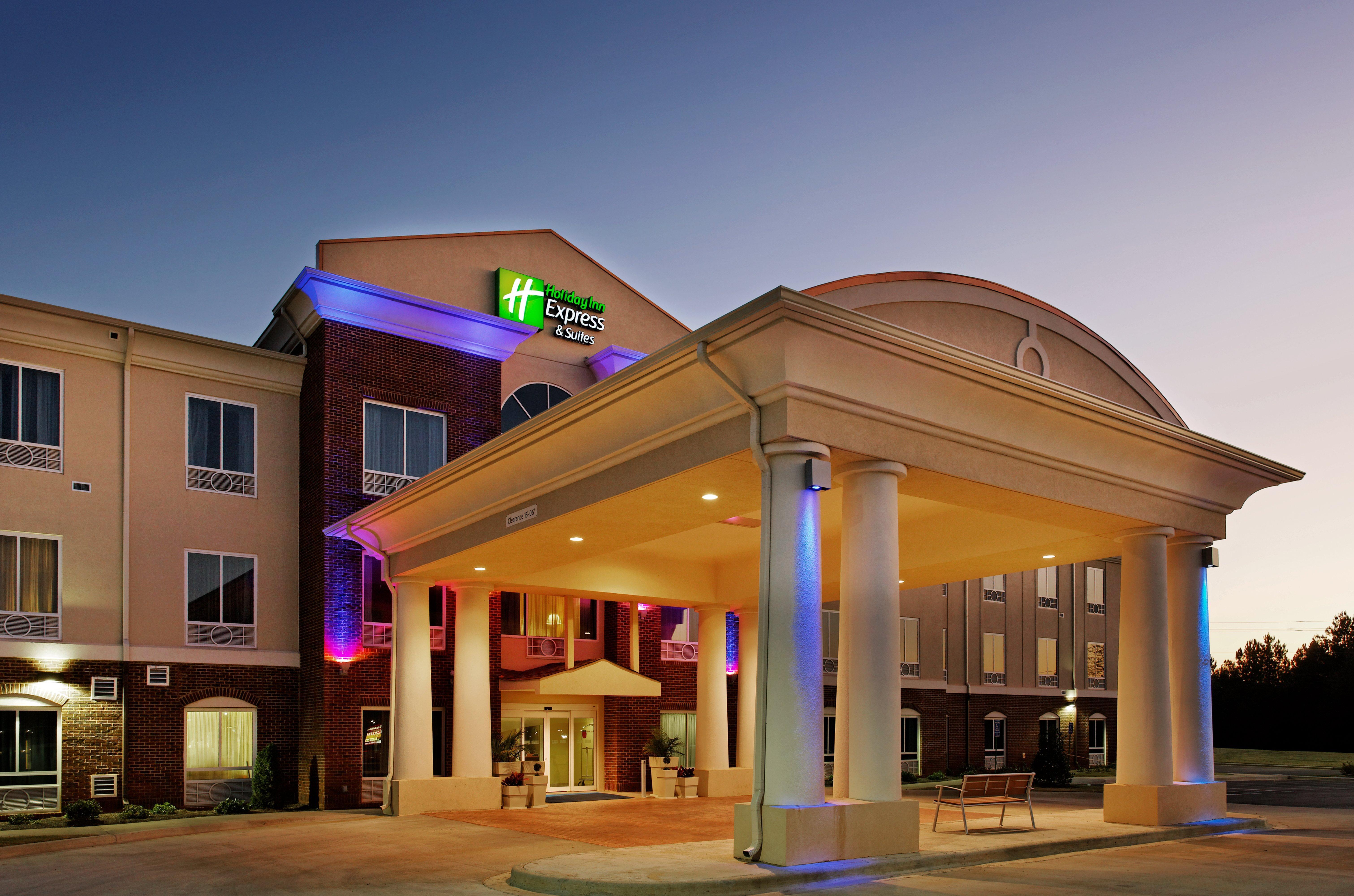 Holiday Inn Express Hotel & Suites Talladega By Ihg Exterior photo