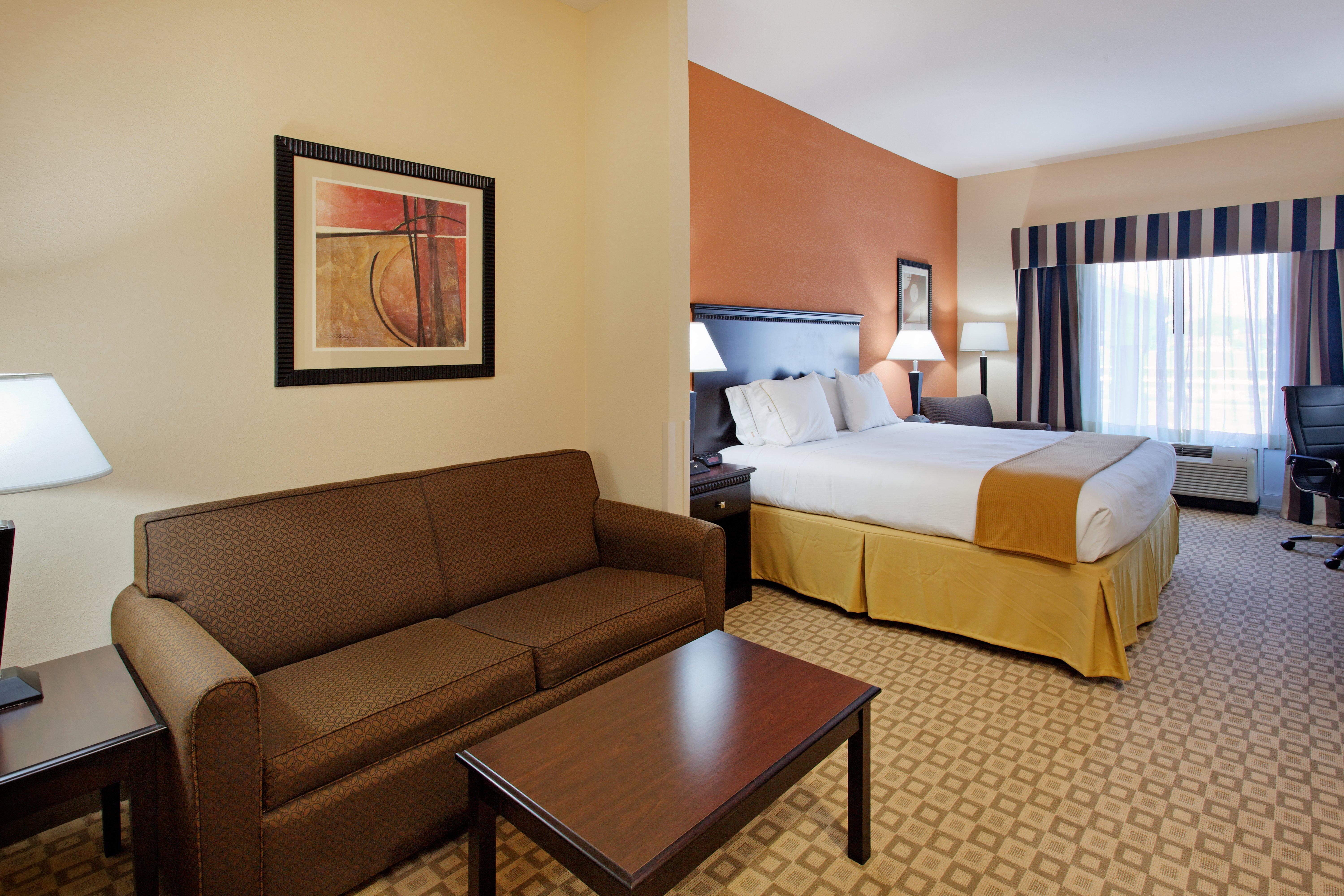Holiday Inn Express Hotel & Suites Talladega By Ihg Exterior photo