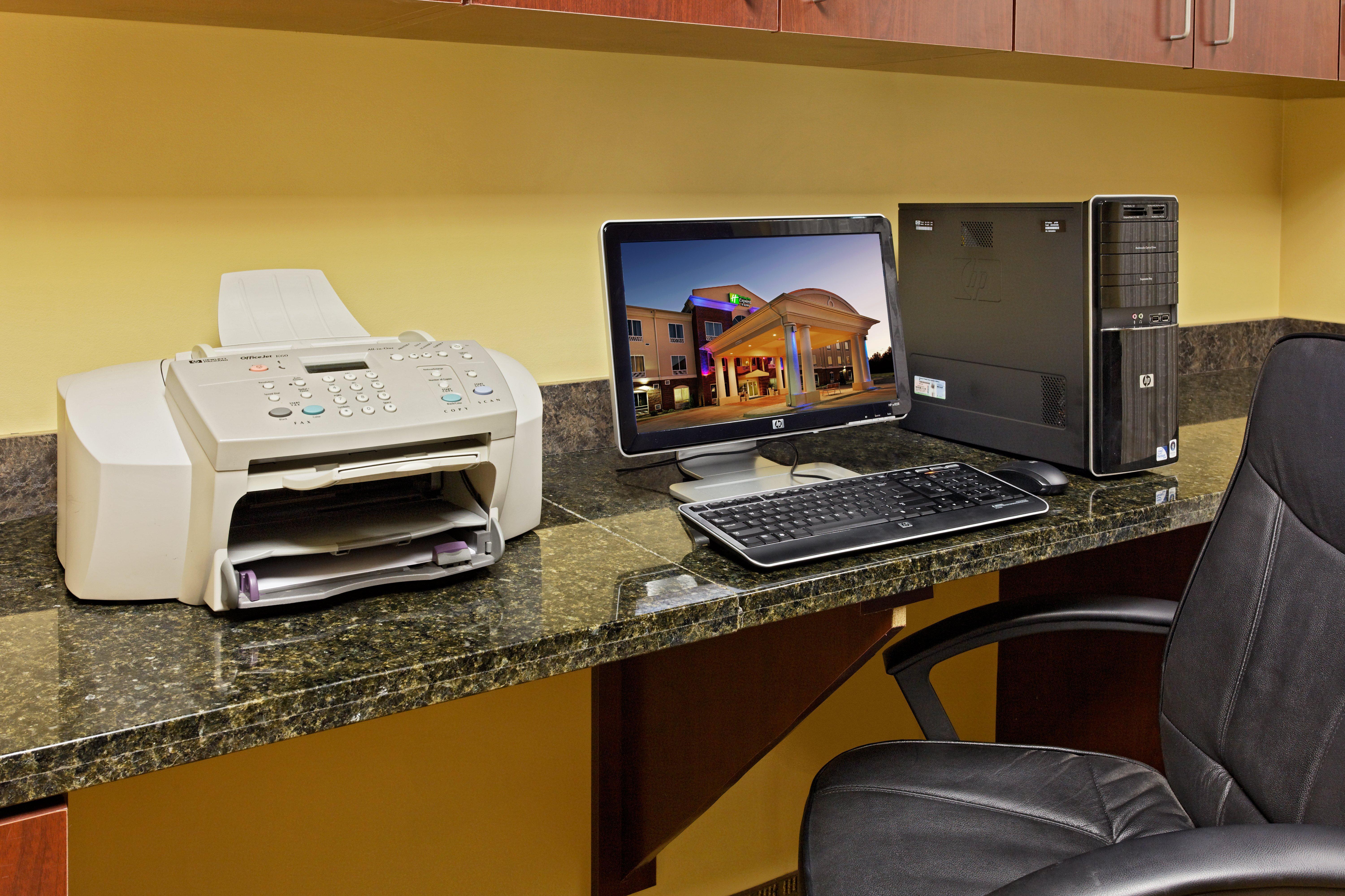 Holiday Inn Express Hotel & Suites Talladega By Ihg Exterior photo